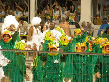LambeLambe.com - Carnaval 2004 - Desfile das Campes
